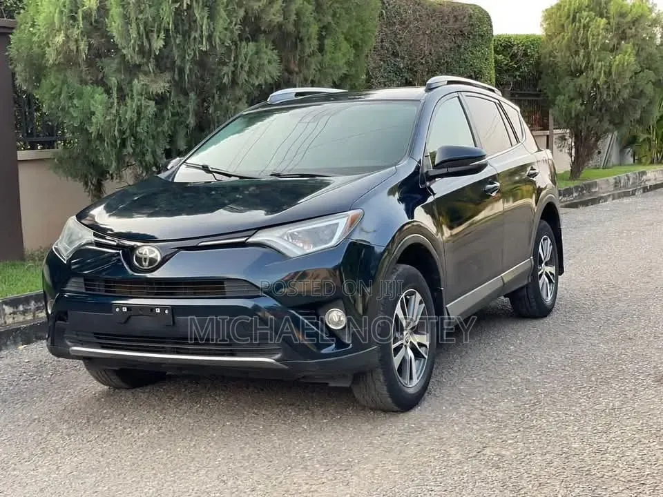 Toyota RAV4 XLE AWD (2.5L 4cyl 6A) 2017 Matt Black