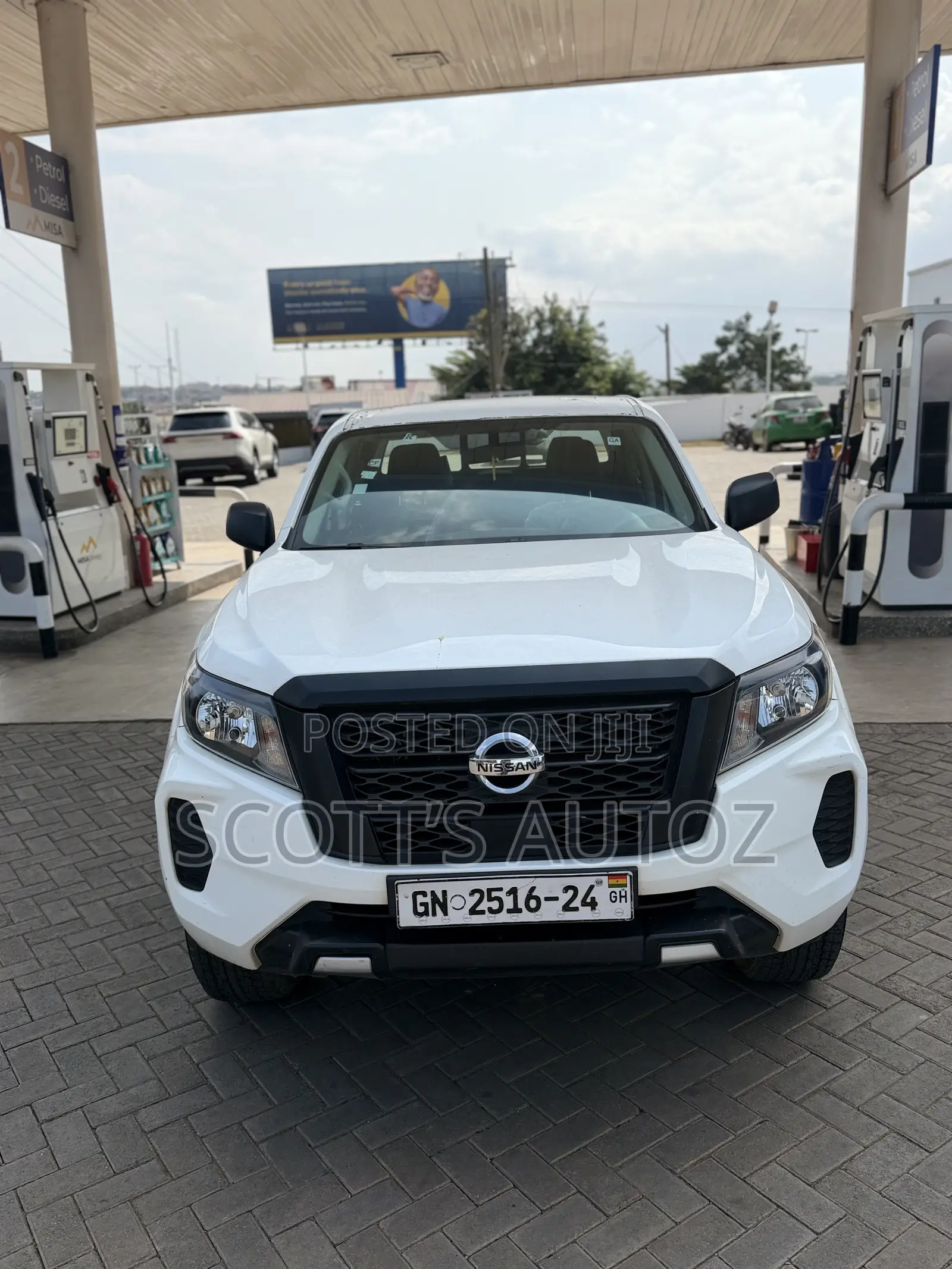 Nissan Navara 2023 White