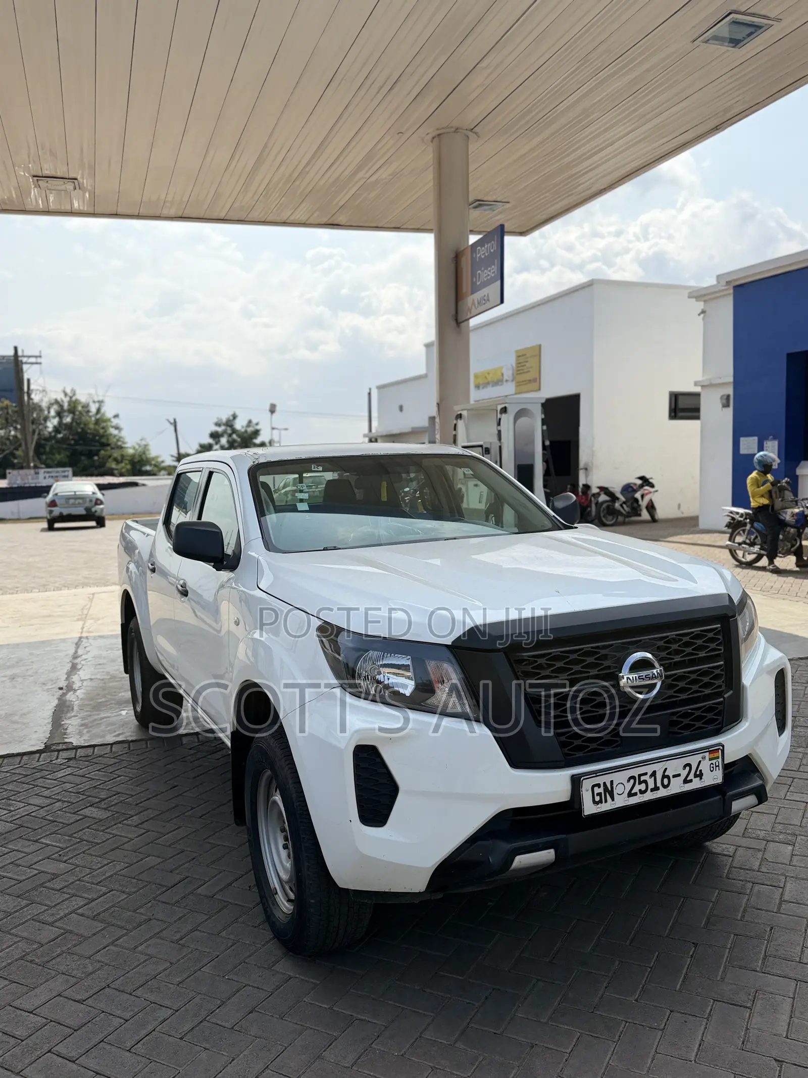 Nissan Navara 2023 White