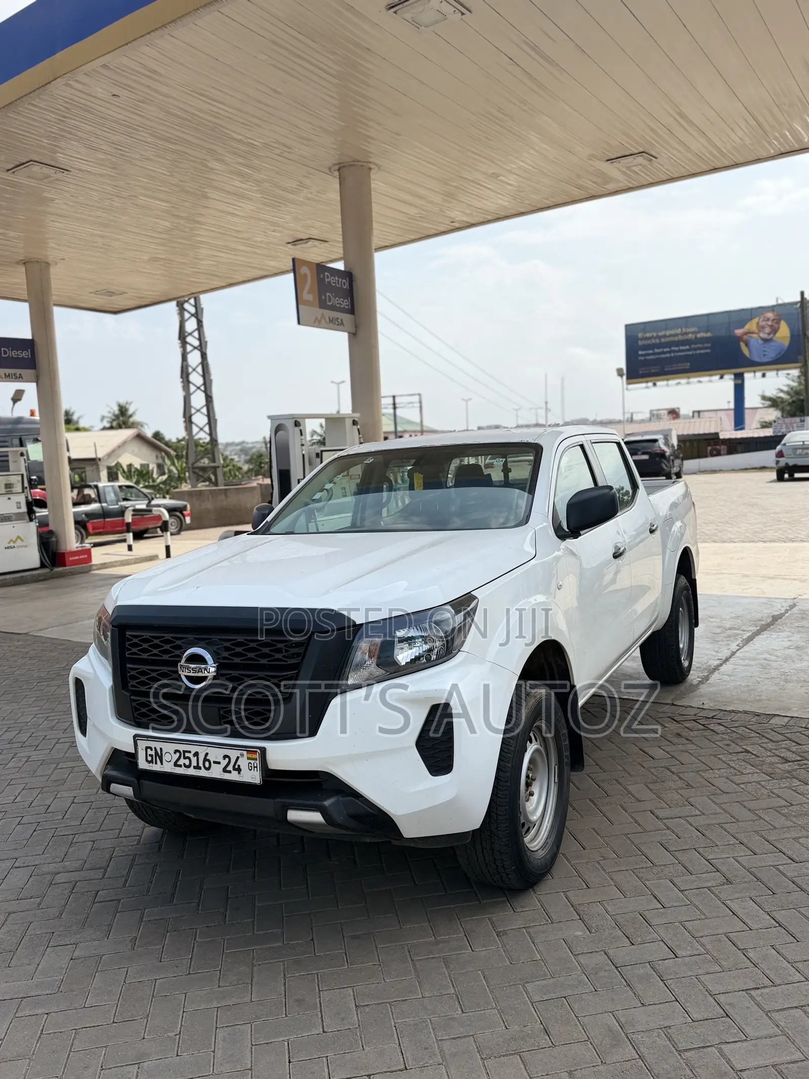 Nissan Navara 2023 White