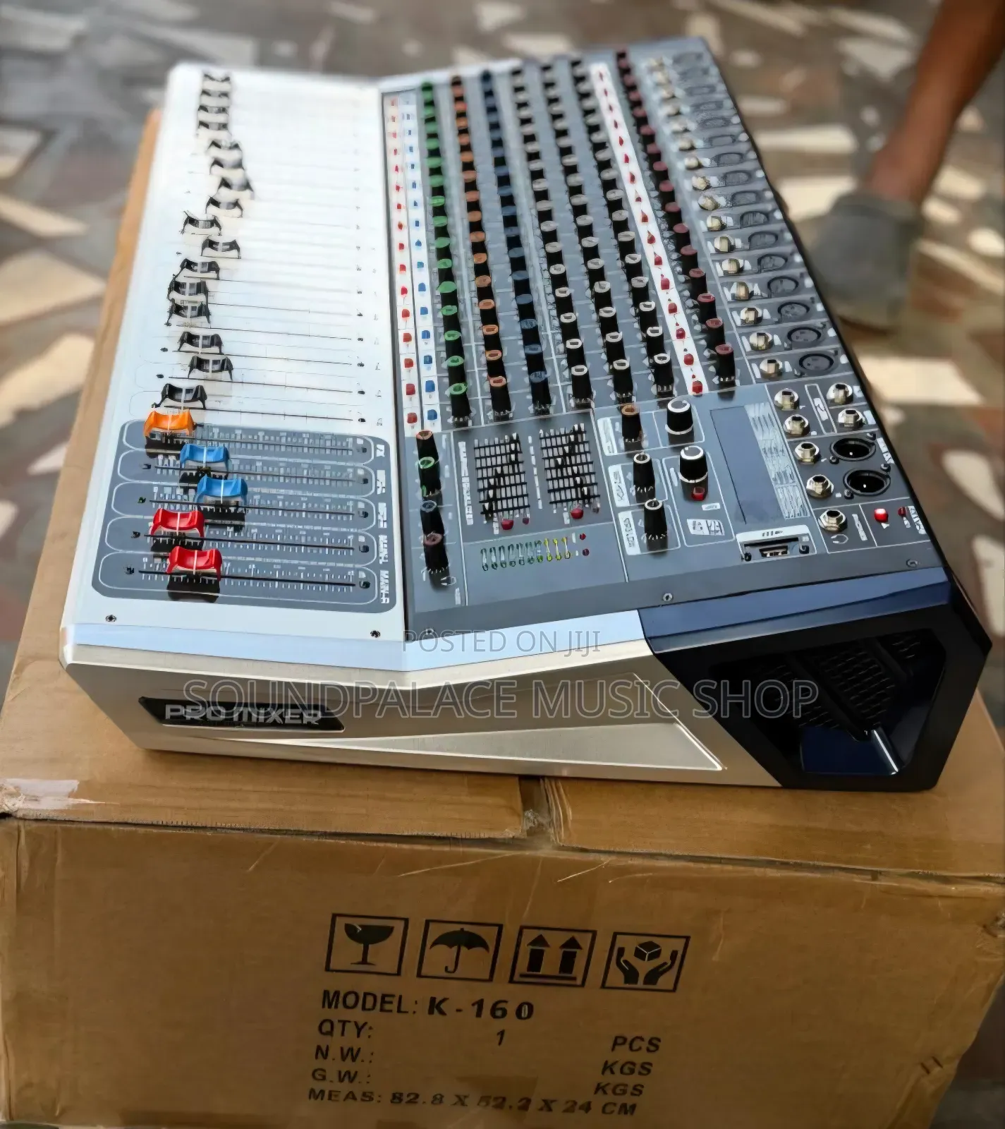 Yamaha KV-160 16-Channel Professional Powered Audio Mixer.