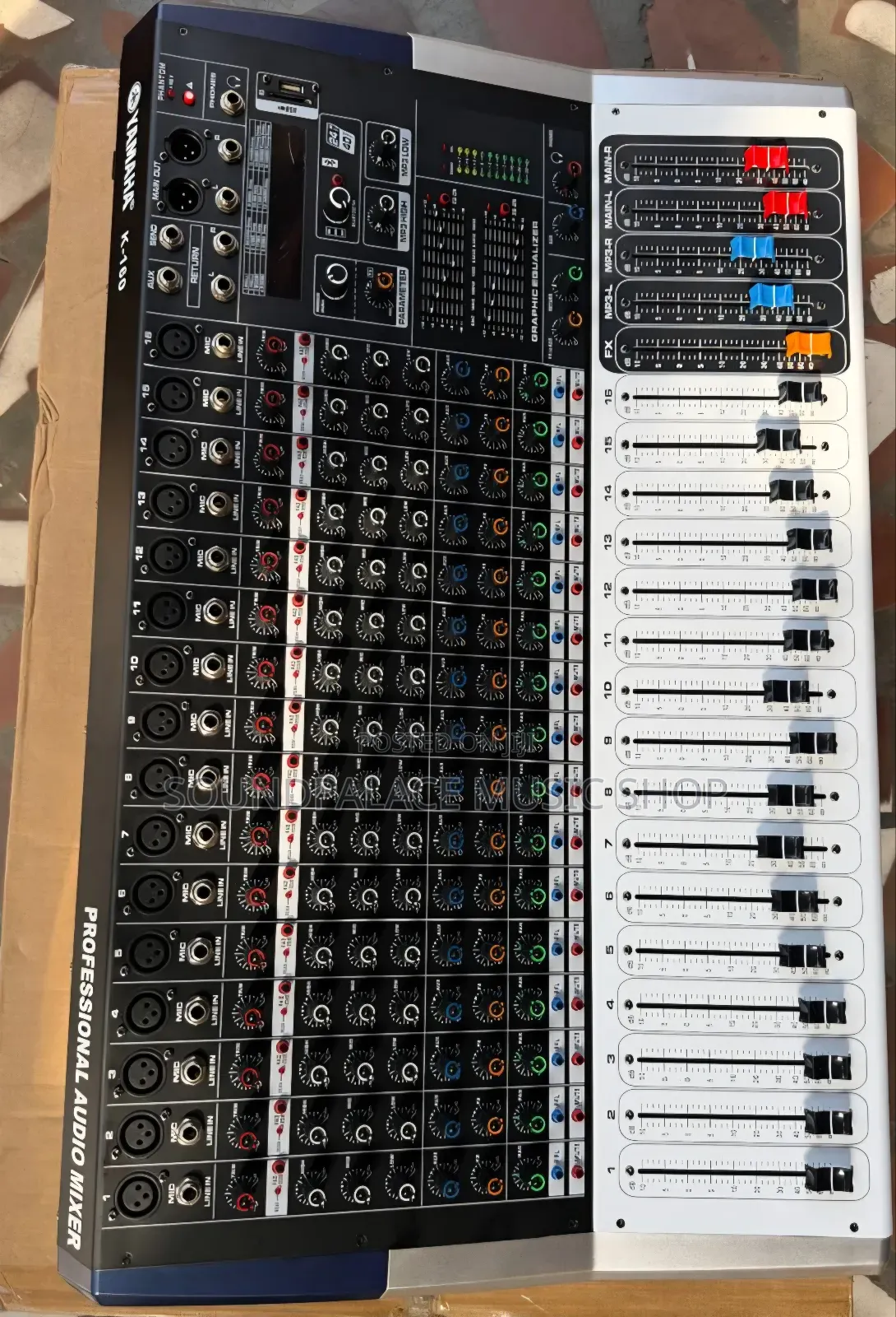 Yamaha KV-160 16-Channel Professional Powered Audio Mixer.