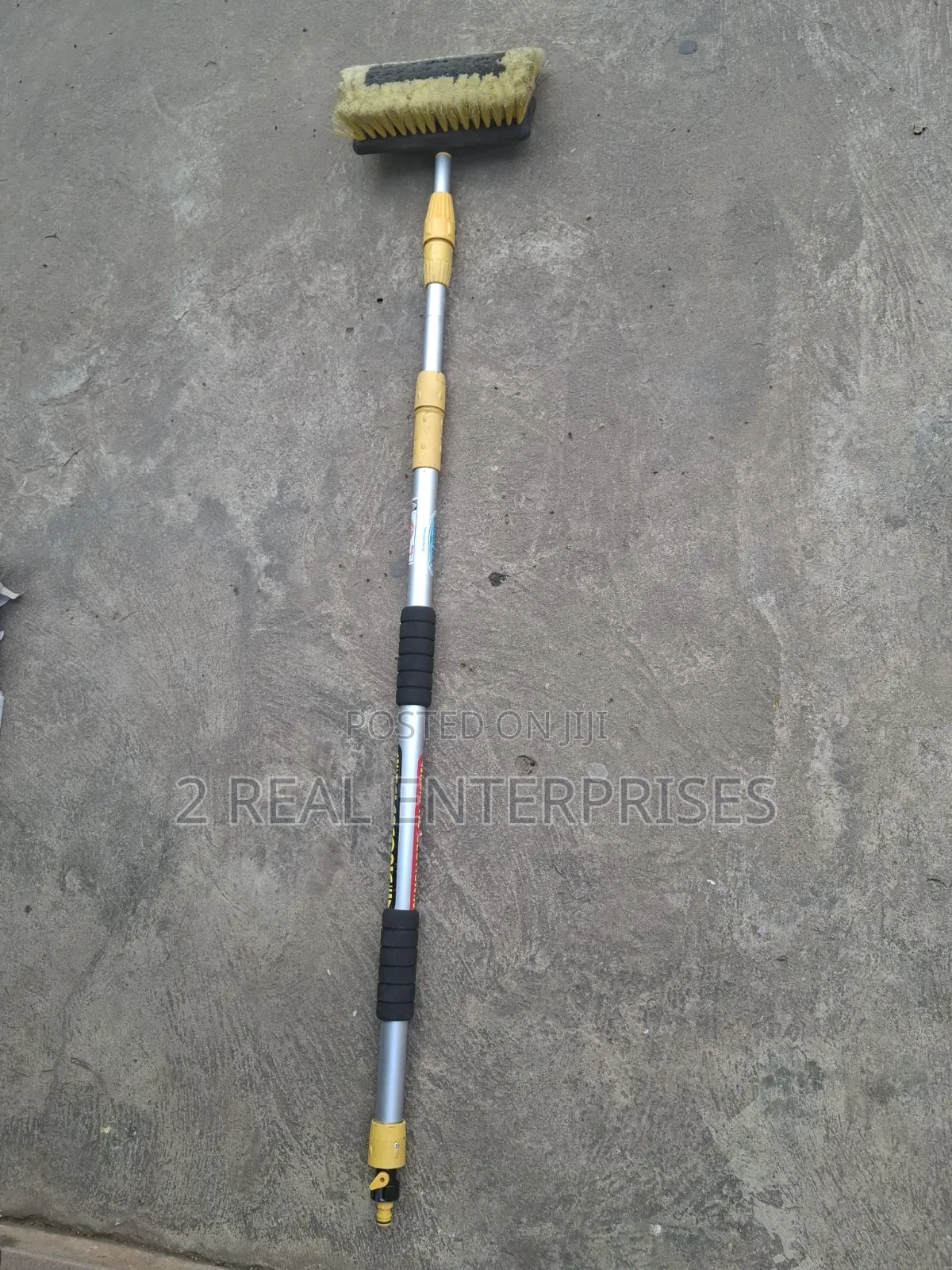 3-Meter (10ft) Tri-Section Telescopic Water-Fed Wash Brush