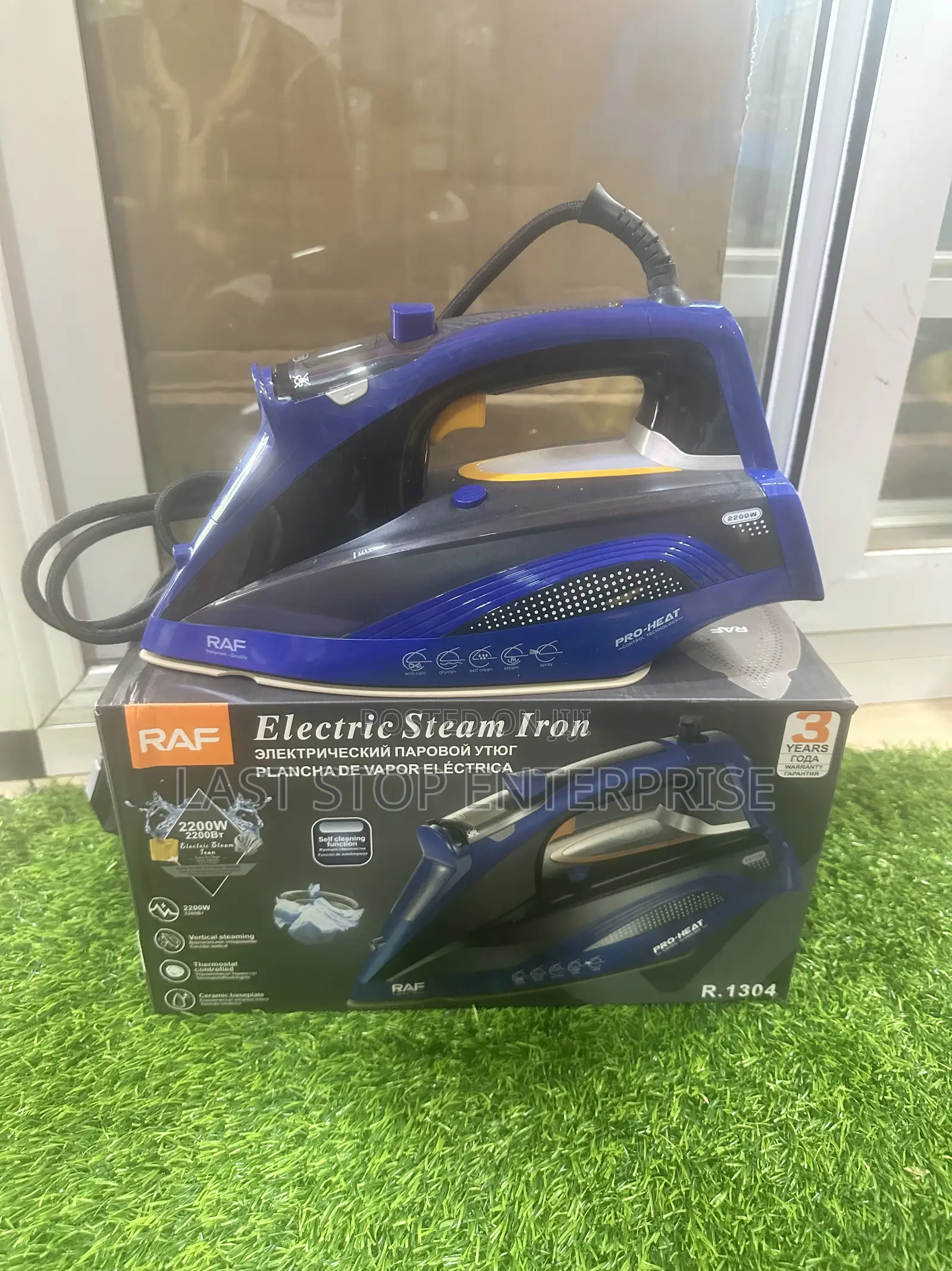 Quality and Classic RAF Steam Iron(model:R1304)