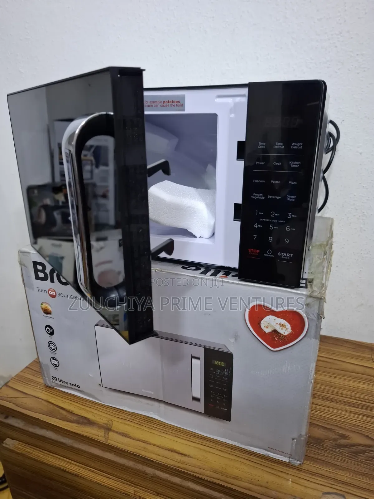 20.L Breville EM820C2MT Digital Microwave From UK 