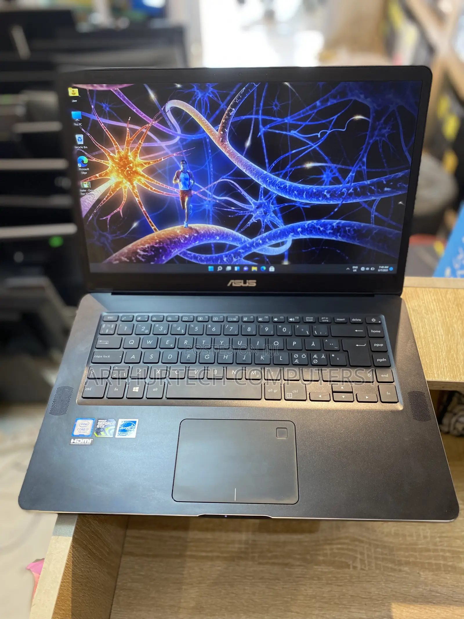 Laptop Asus ZenBook Pro UX550VE 16GB Intel Core i7 SSD 256GB