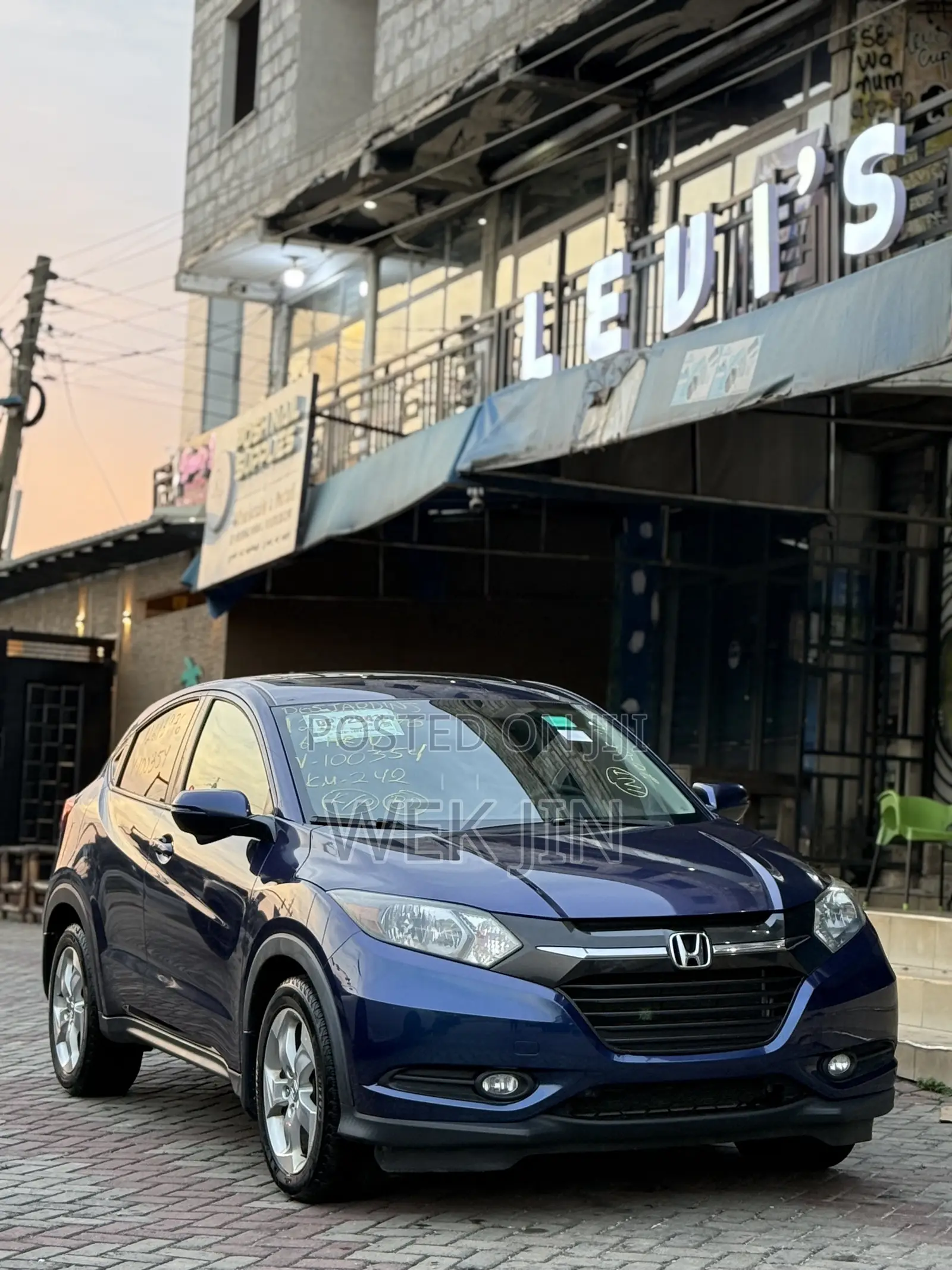 Honda HR-V 4dr SUV (1.5L 4cyl CVT) 2016