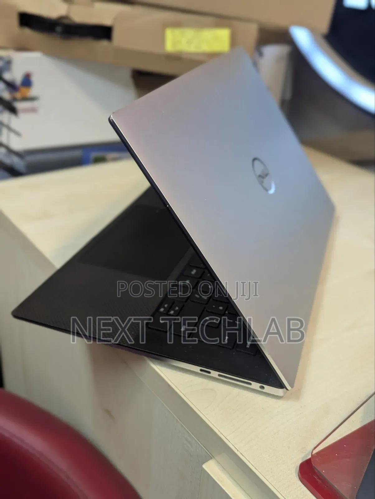 Laptop Dell XPS 15 9500 8GB Intel Core i7 HDD+SSD 256GB