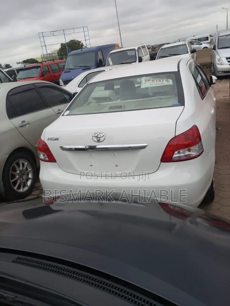 Toyota Belta 2010 White