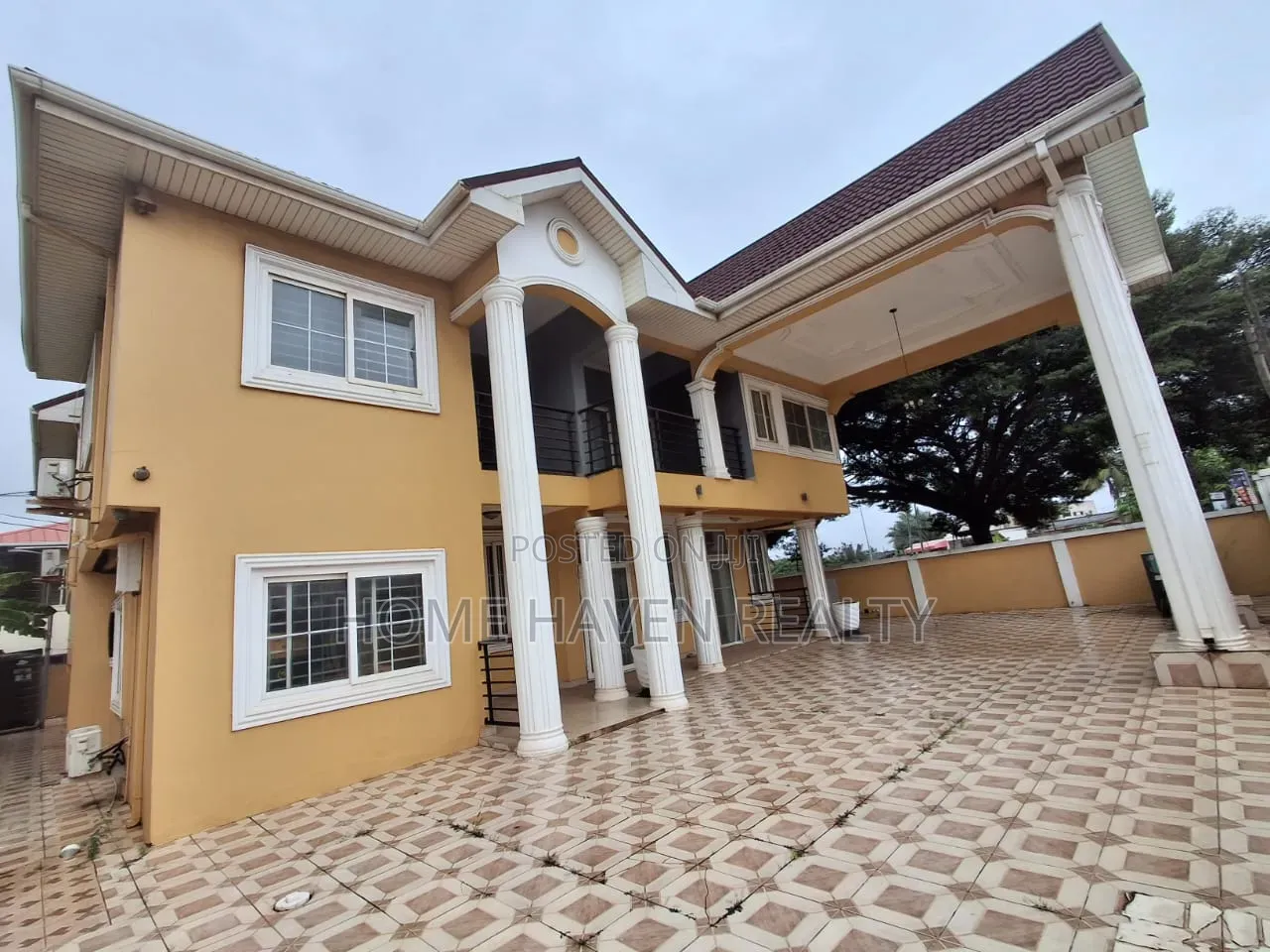 6bdrm House in Spintex Comm 17, Baatsona Total for rent