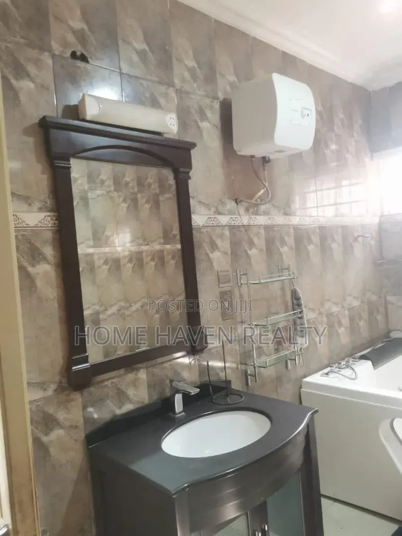 5bdrm House in Spintex Total for rent