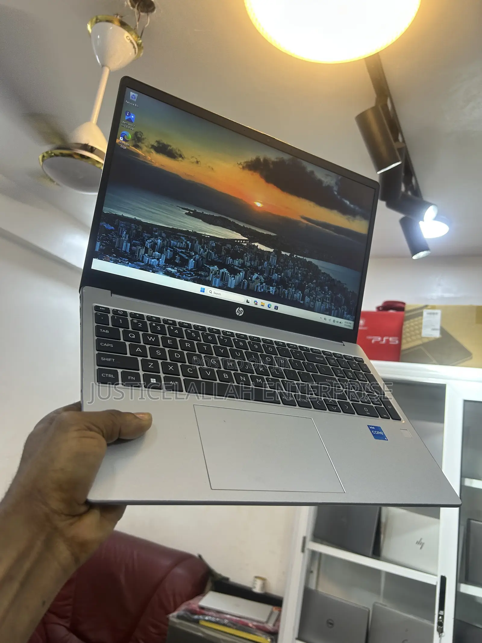 Laptop HP 250 G10 16GB Intel Core i5 SSD 512GB