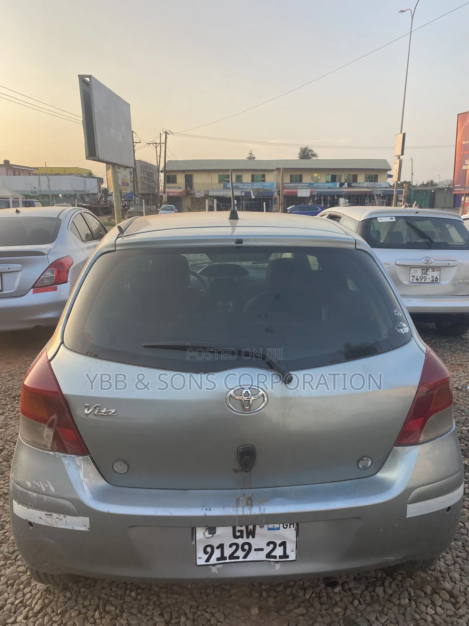 Toyota Vitz 2010 Gray