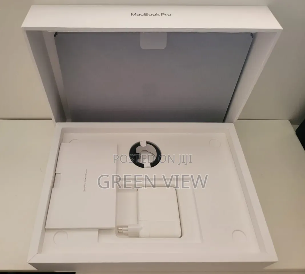 New Laptop Apple MacBook Pro 2024 M3 18GB Apple M3 Pro SSD 512GB