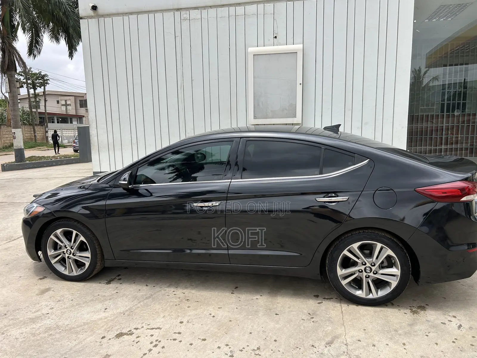 Hyundai Elantra Limited Sedan FWD (2.0L 4cyl 6A) 2017 Black