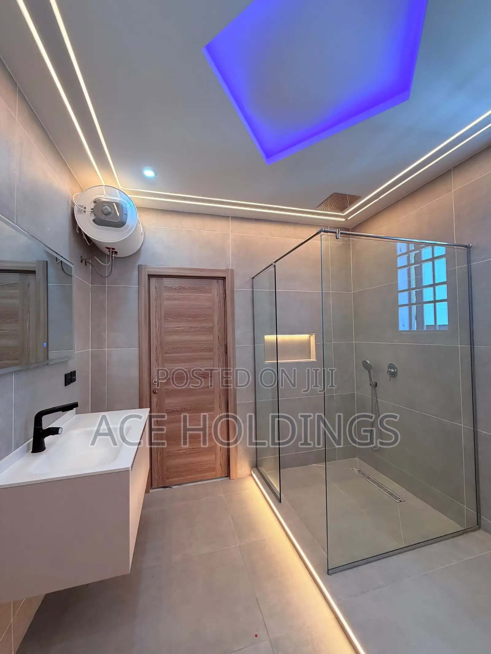 5bdrm Mansion in School Junction for sale