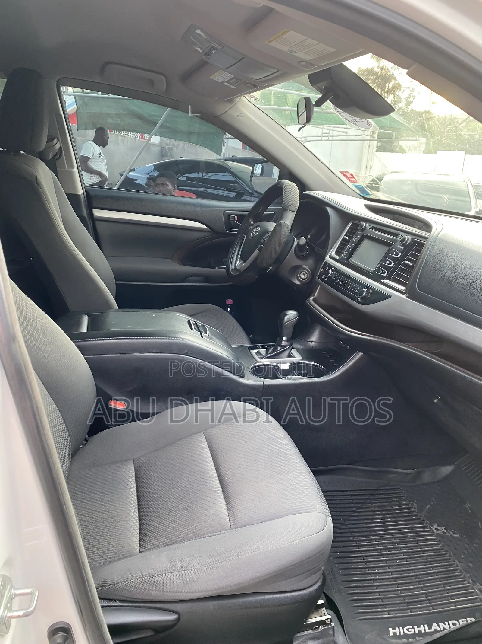 Toyota Highlander LE 4x4 V6 (3.5L 6cyl 8A) 2018 White
