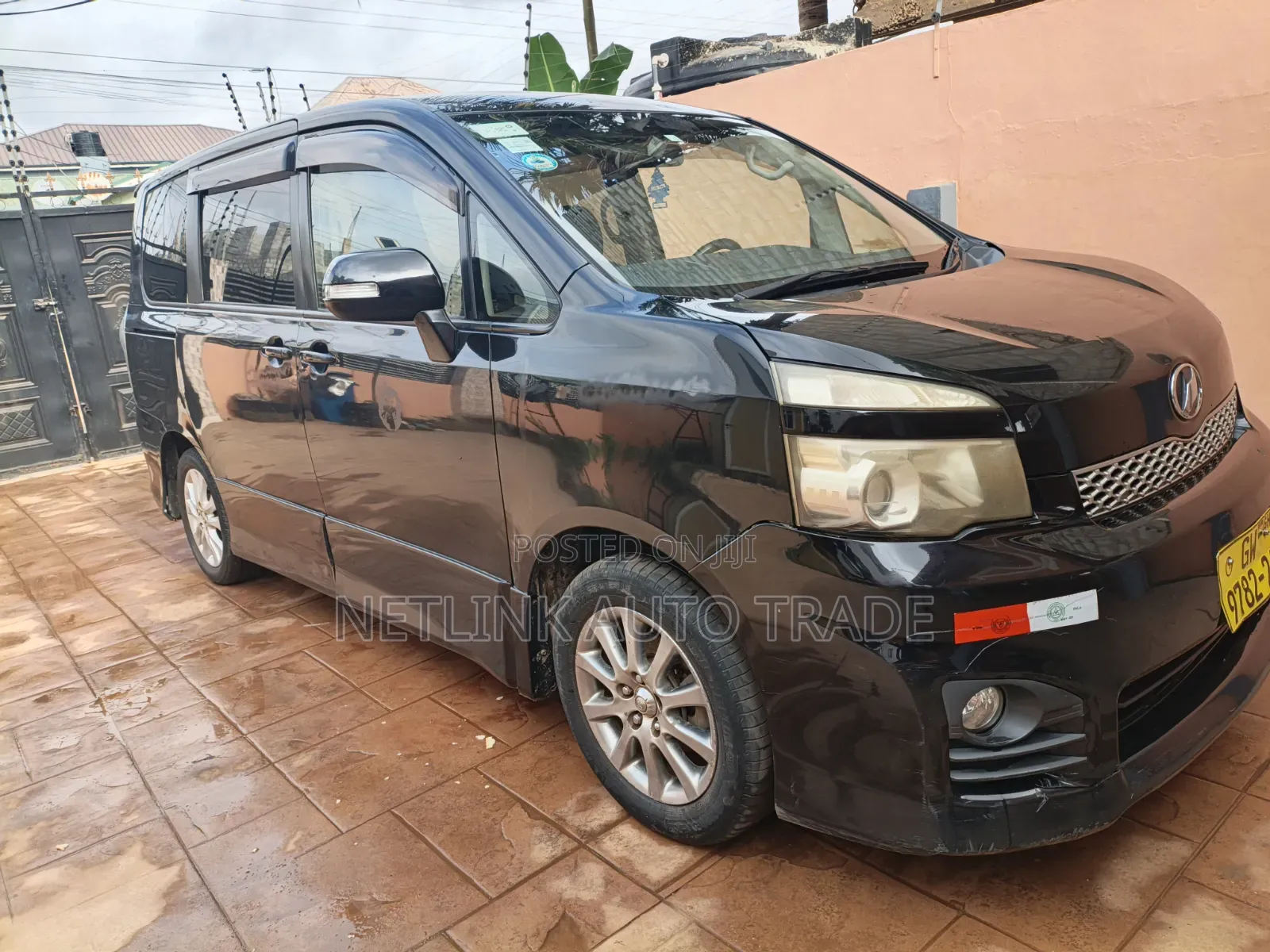 Toyota Voxy 2010 Black