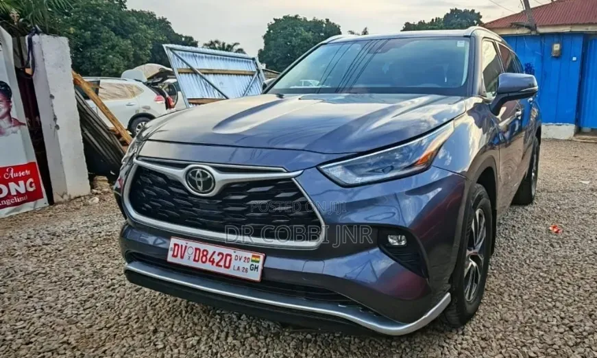 Toyota Highlander XLE 2021 Gray