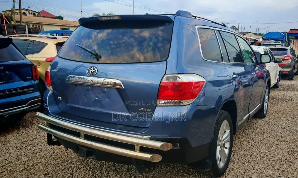Toyota Highlander 3.5L 4WD 2013 Blue