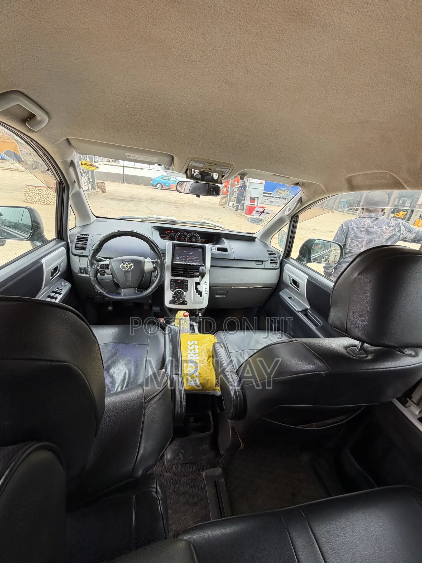 Toyota Voxy X 2WD 7-Seater 2012 Black