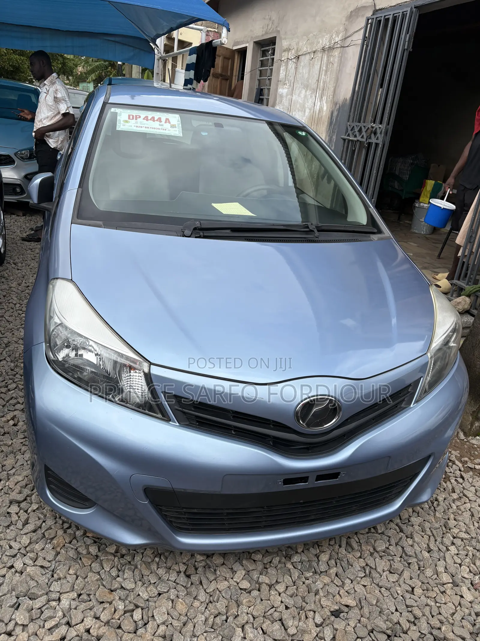 Toyota Vitz 2013 Silver