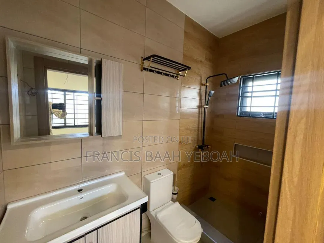 3bdrm House in Shining Star Real, Accra Metropolitan for sale