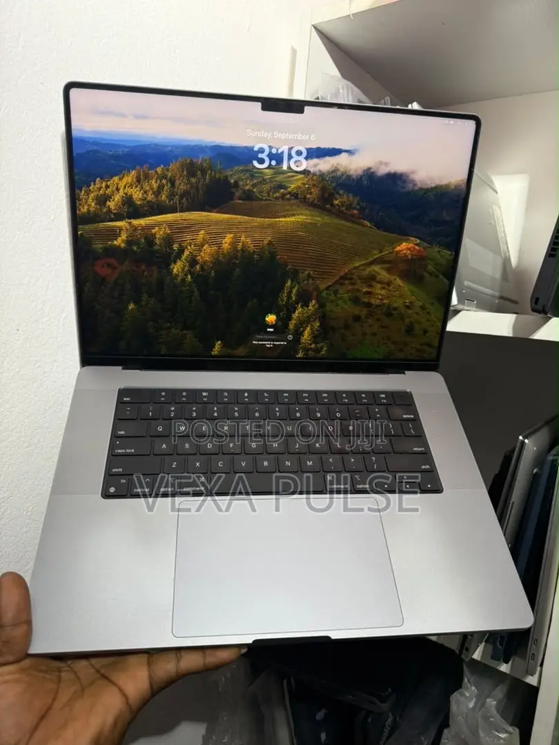 Laptop Apple MacBook Pro 2021 M1 16GB Apple M1 Pro SSD 512GB