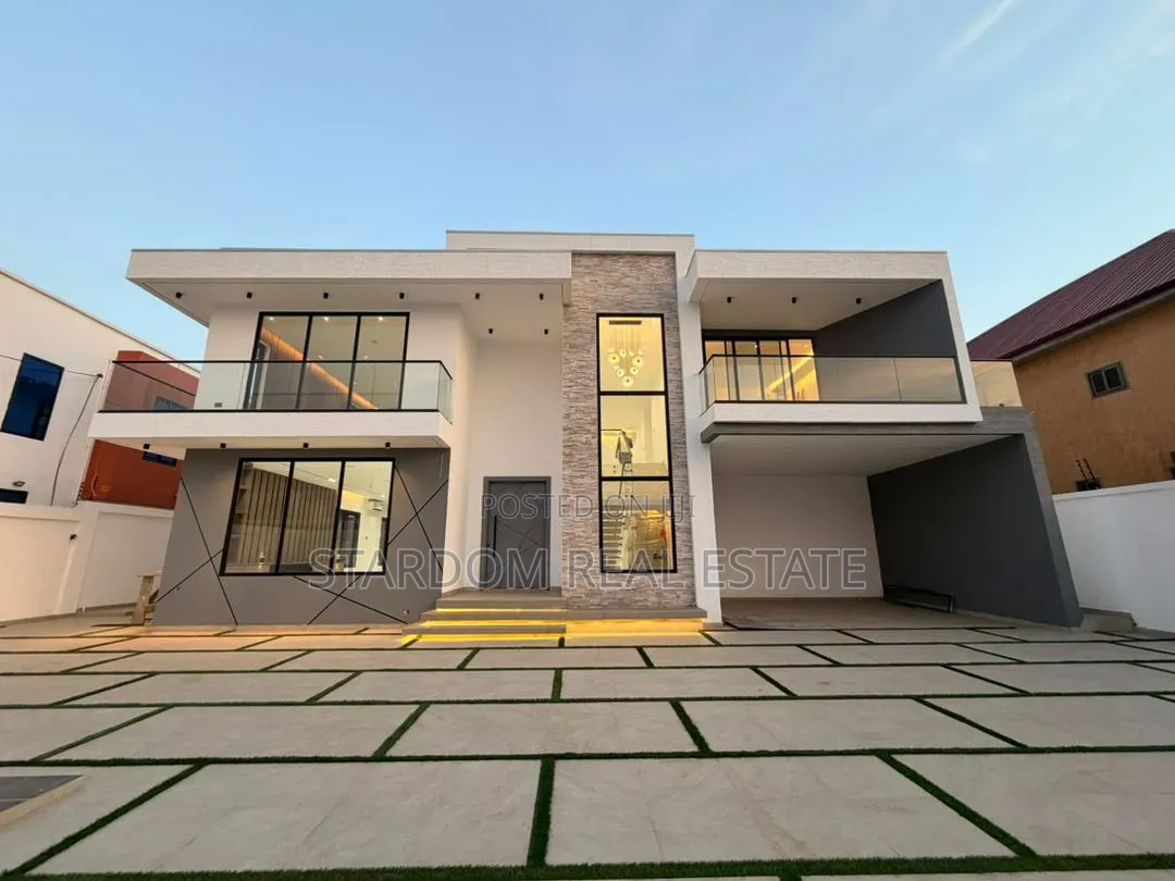 4bdrm Duplex in Adjiringanor, Ability for sale