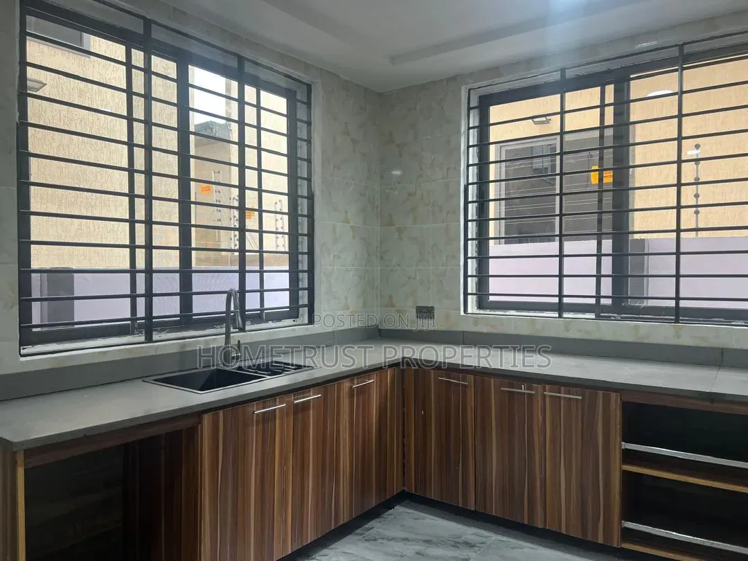 4bdrm House in Kwabenya Acp for rent