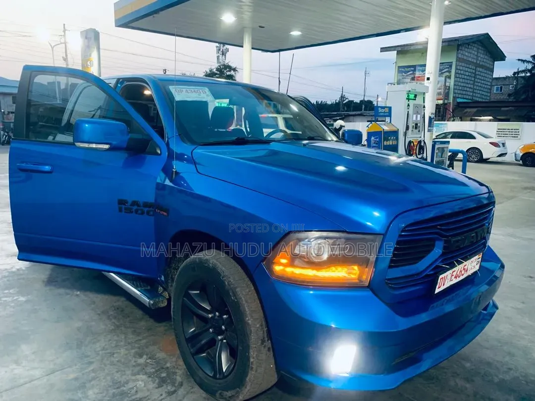 Dodge RAM 1500 5.7 Petrol AWD 2018 Blue