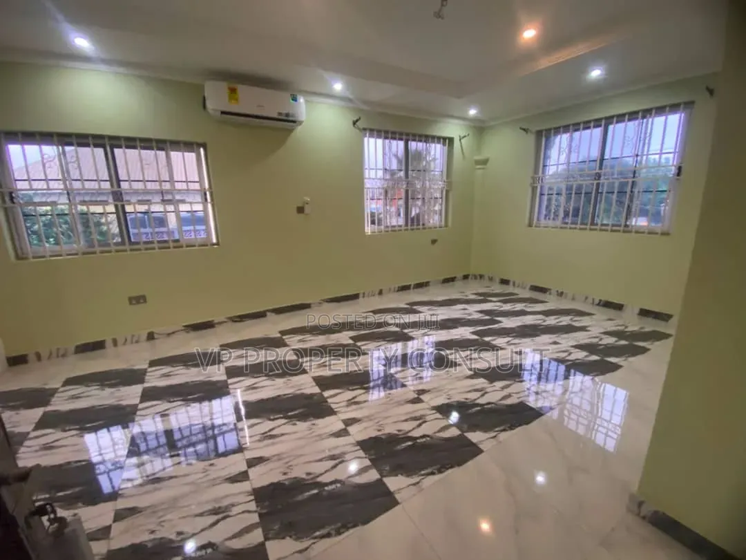 5bdrm House in ECOMOG for sale
