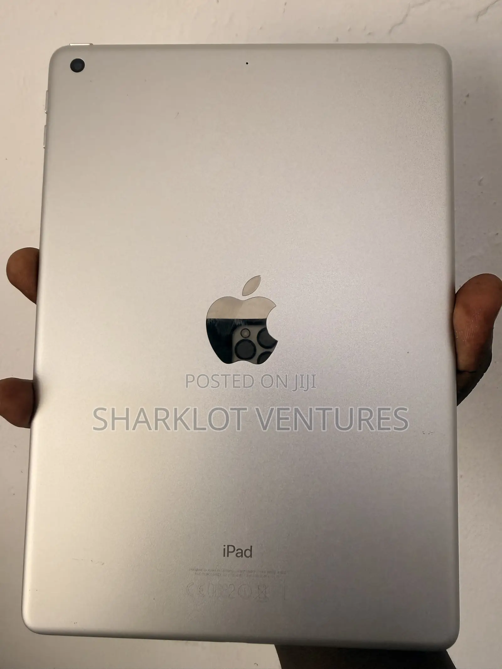 New Apple iPad 9.7 32 GB Silver