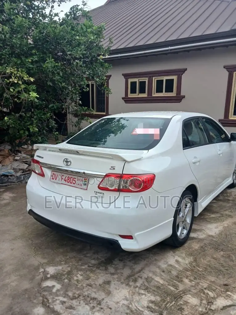 Toyota Corolla S 4dr Sedan (1.8L 4cyl 4A) 2013 White
