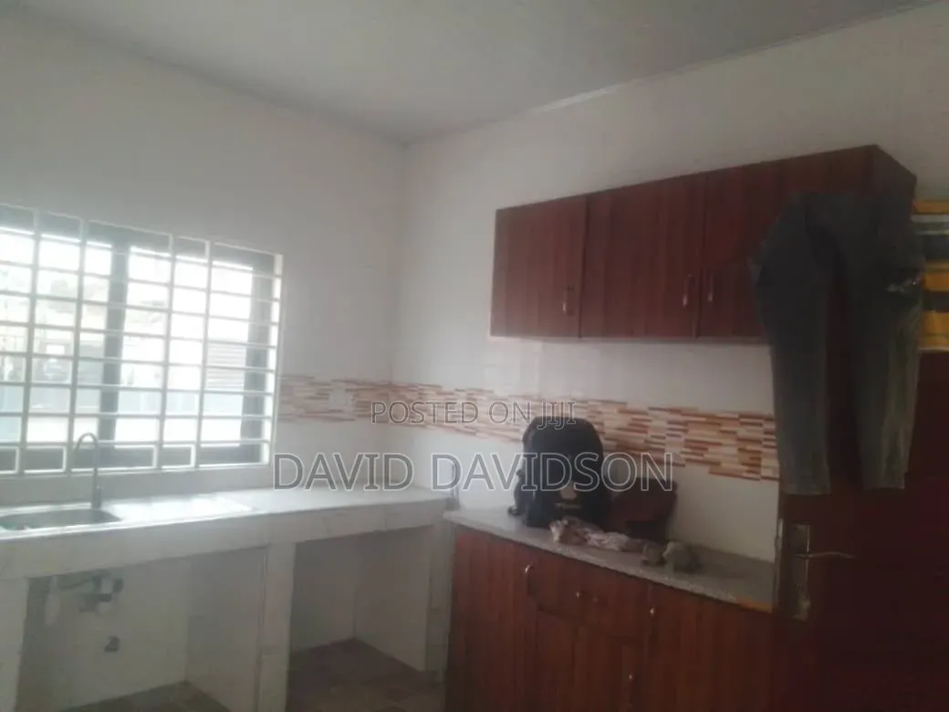 3bdrm Mansion in 3 Bedroom Self, Tema Metropolitan for rent