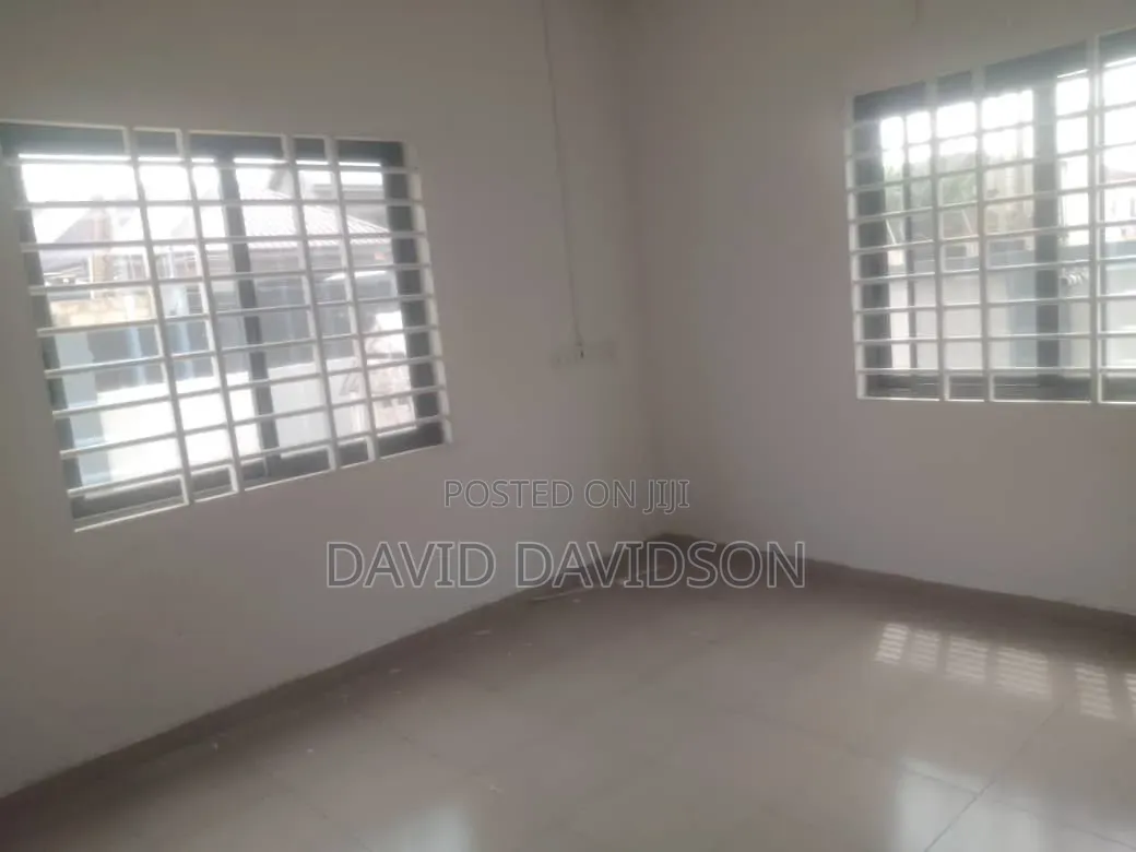 3bdrm Mansion in 3 Bedroom Self, Tema Metropolitan for rent