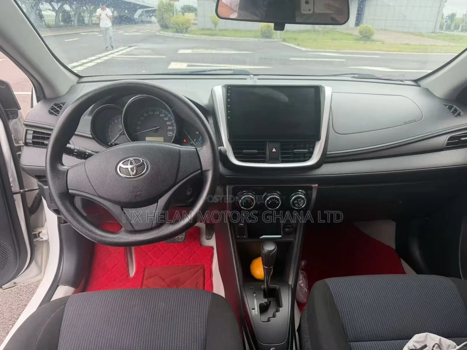 Toyota Yaris L Hatchback 5dr 2017 White
