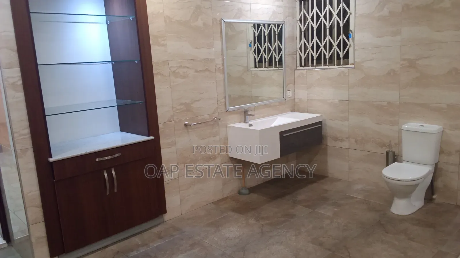5bdrm House in Airport Residential for rent