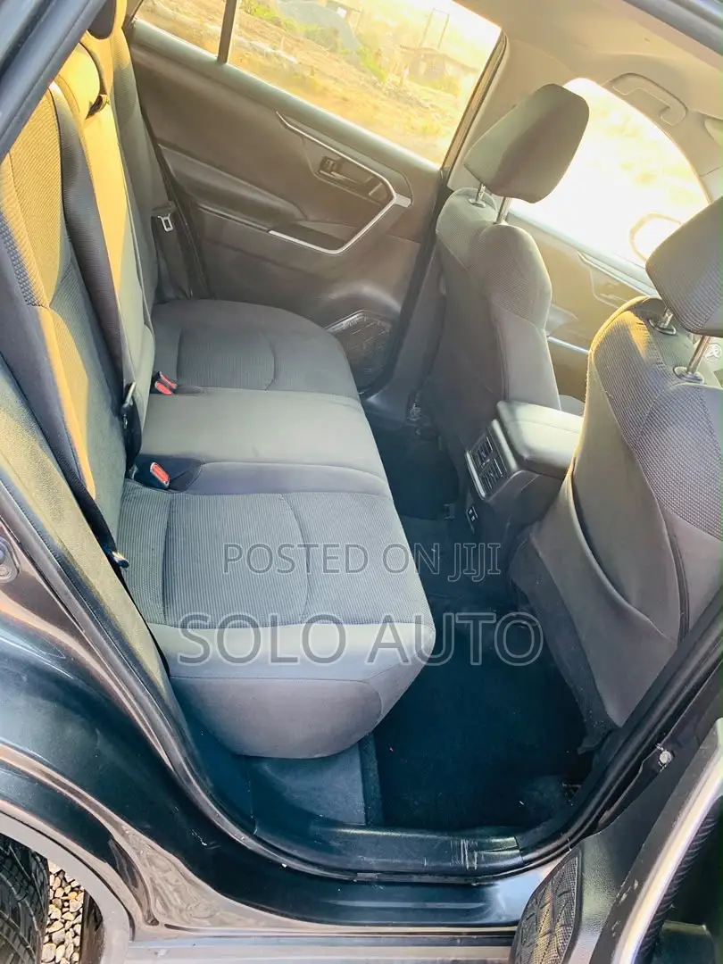 Toyota RAV4 LE FWD 2020 Gray