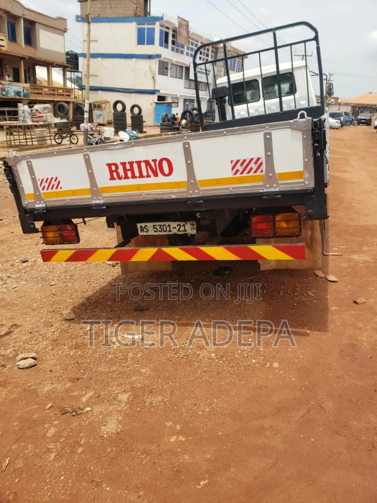 Hino Hino Dutro 2014 White