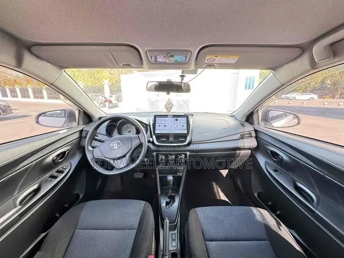 Toyota Yaris 2017 White