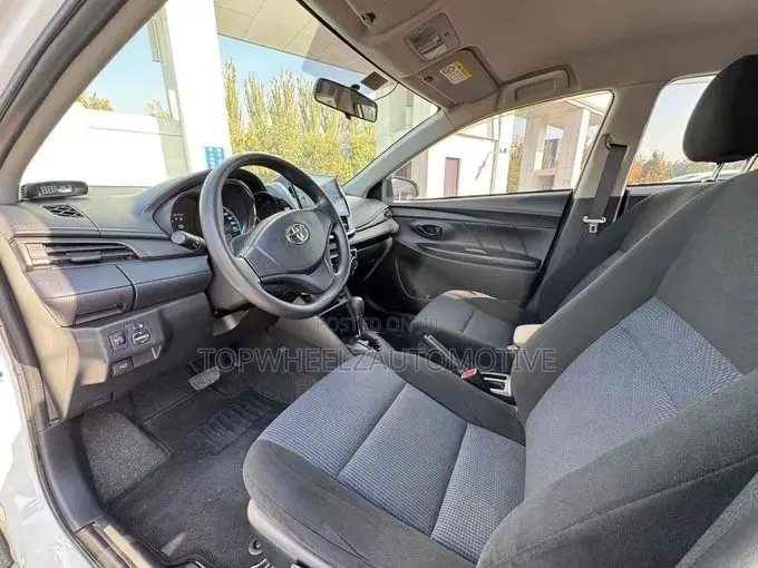 Toyota Yaris 2017 White