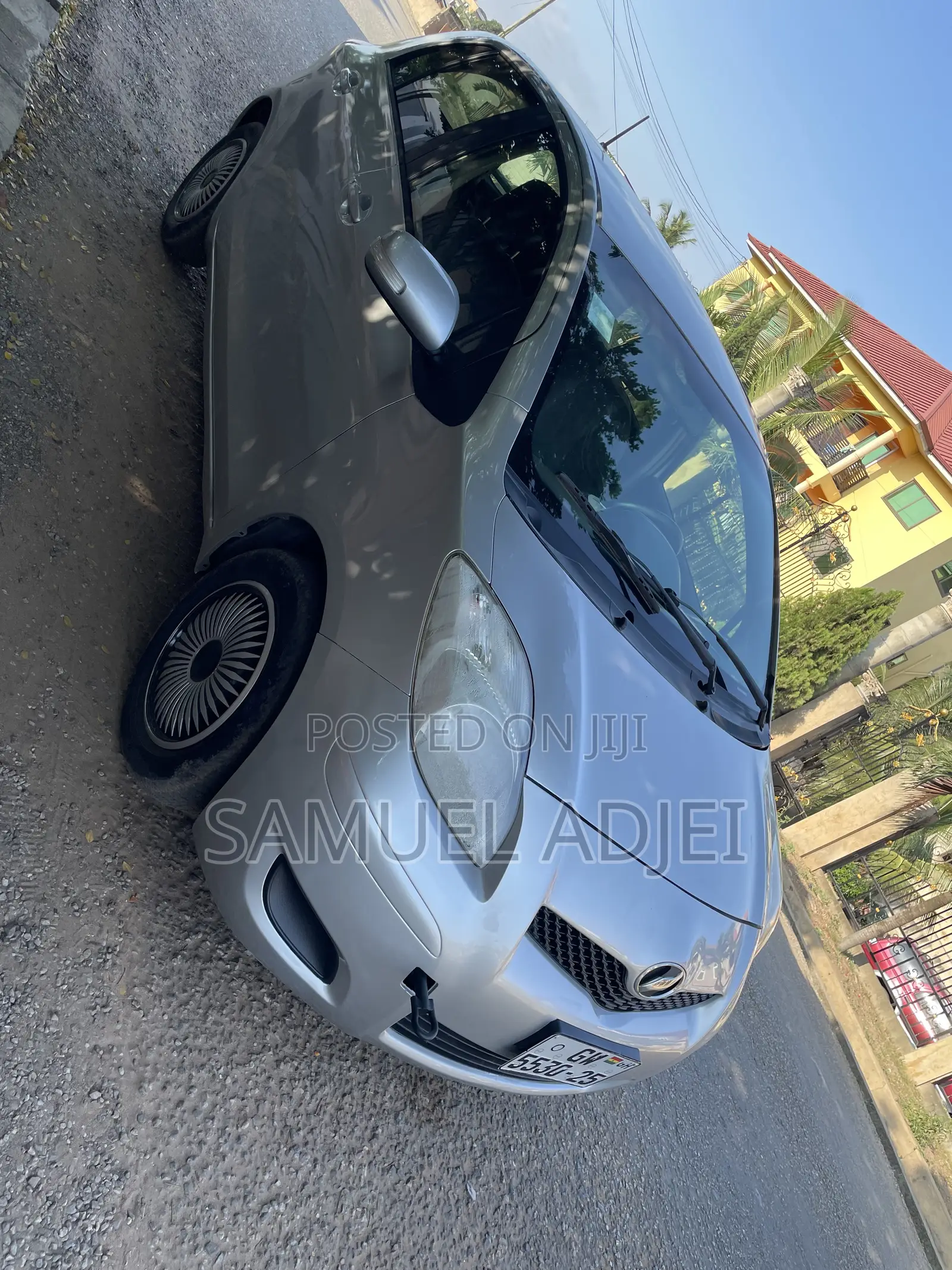 Toyota Vitz 2010 Silver