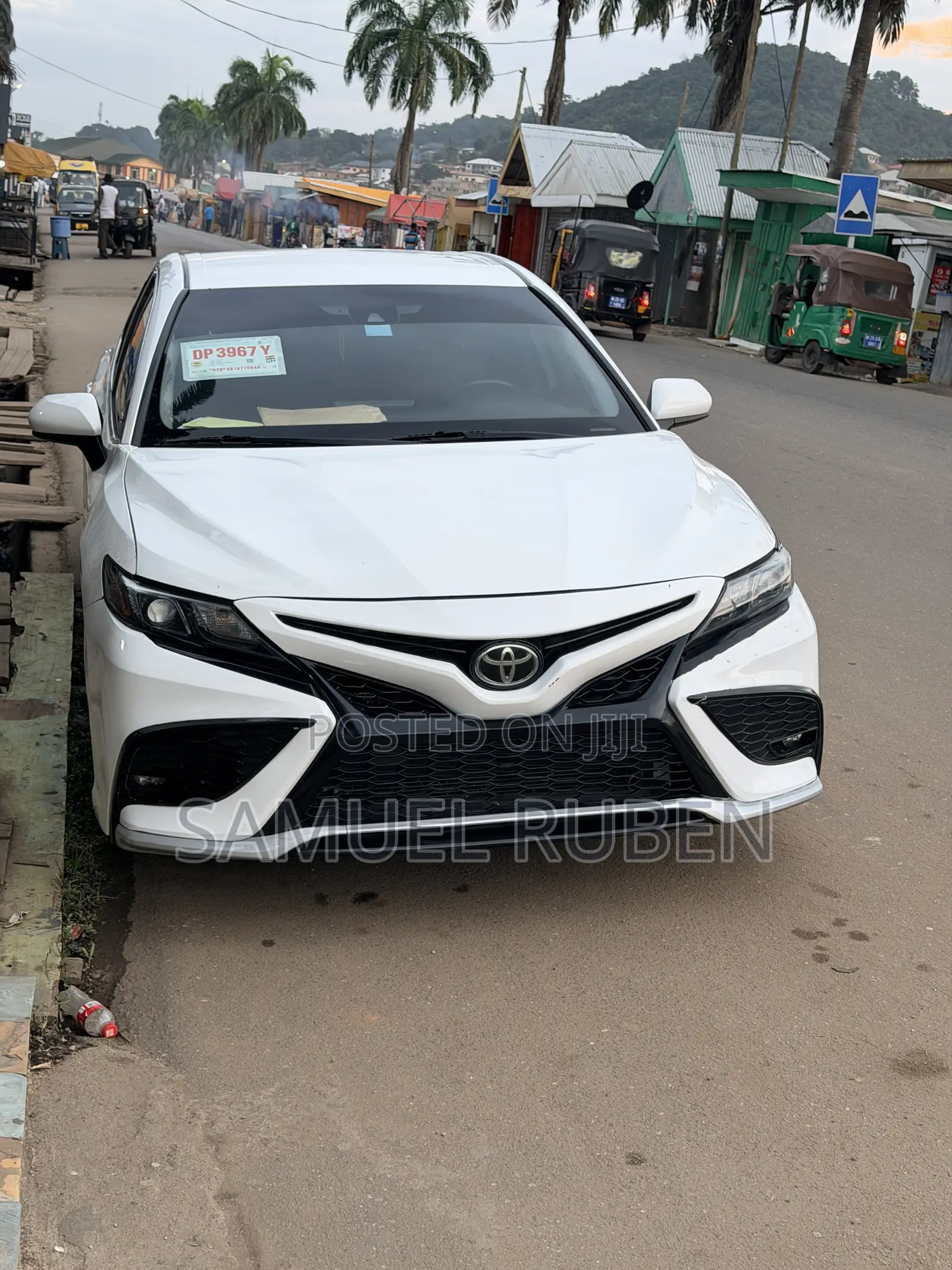 Toyota Camry SE Nightshade 2022 White
