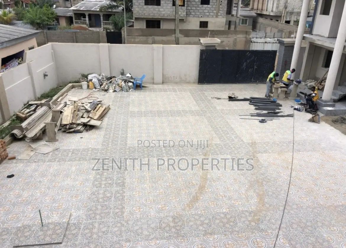 3bdrm Apartment in Zenith Realty, Exhibition for rent