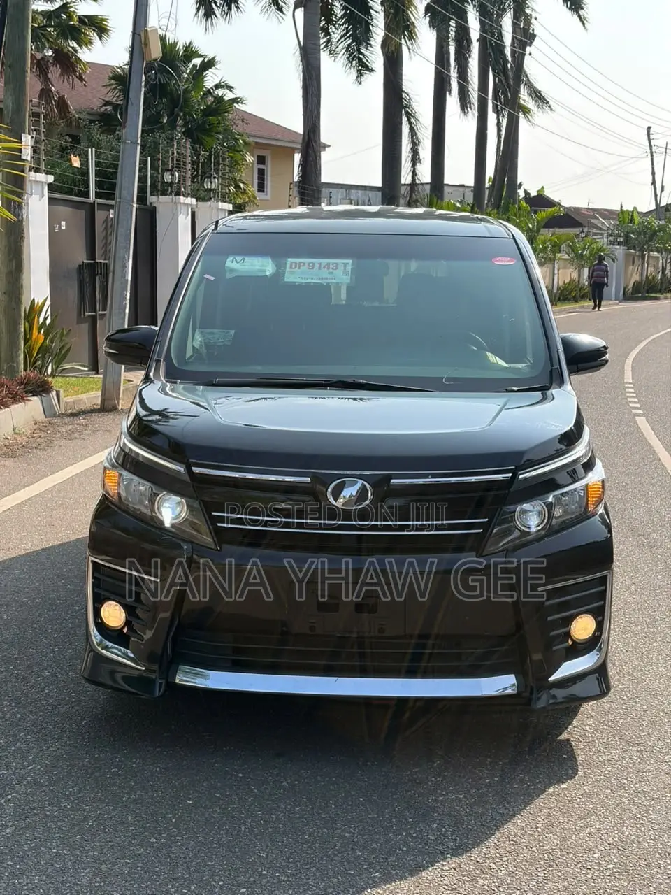 Toyota Voxy V 2WD 7-Seater 2014 Black