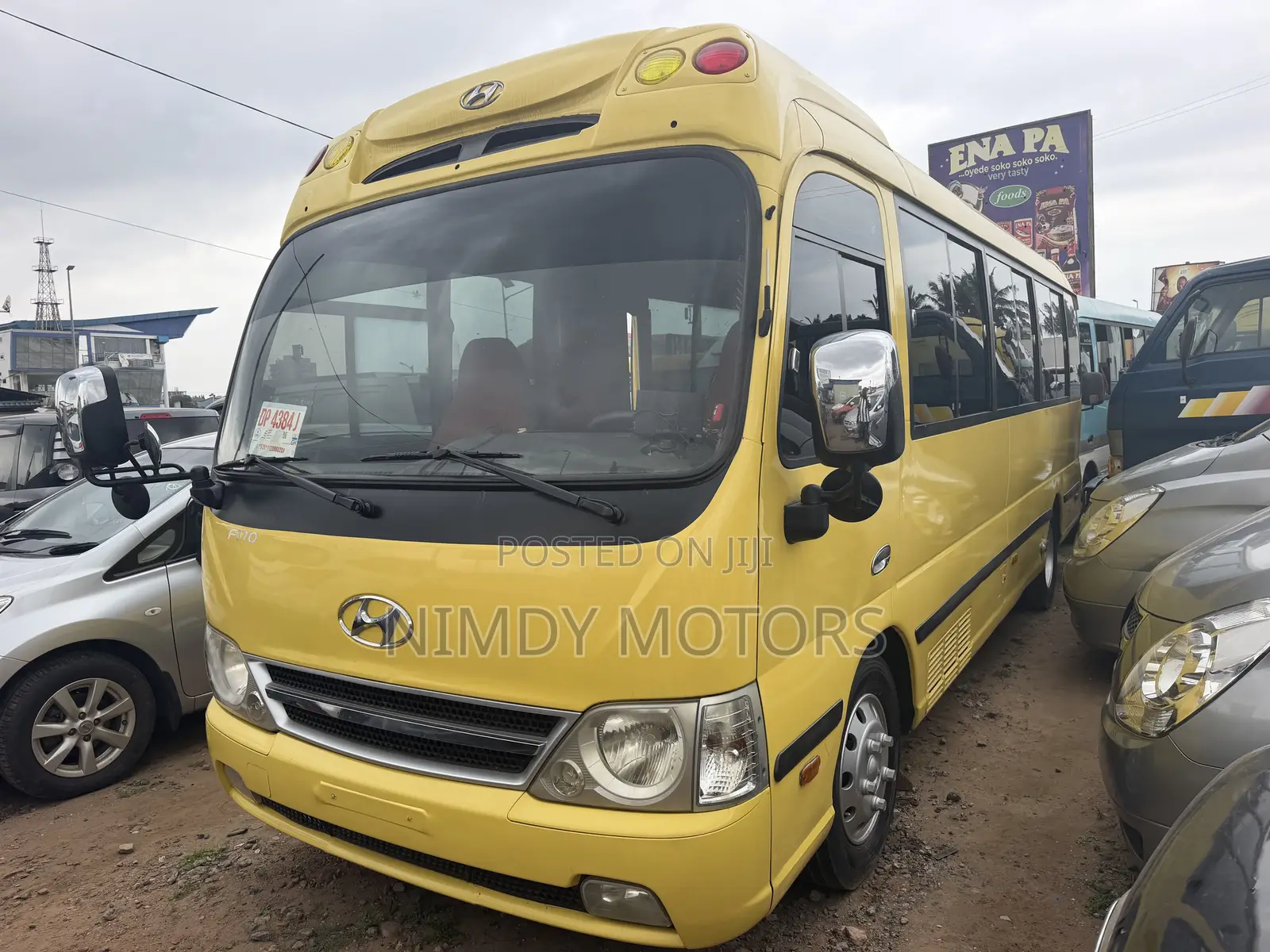 Hyundai County 2016 Yellow