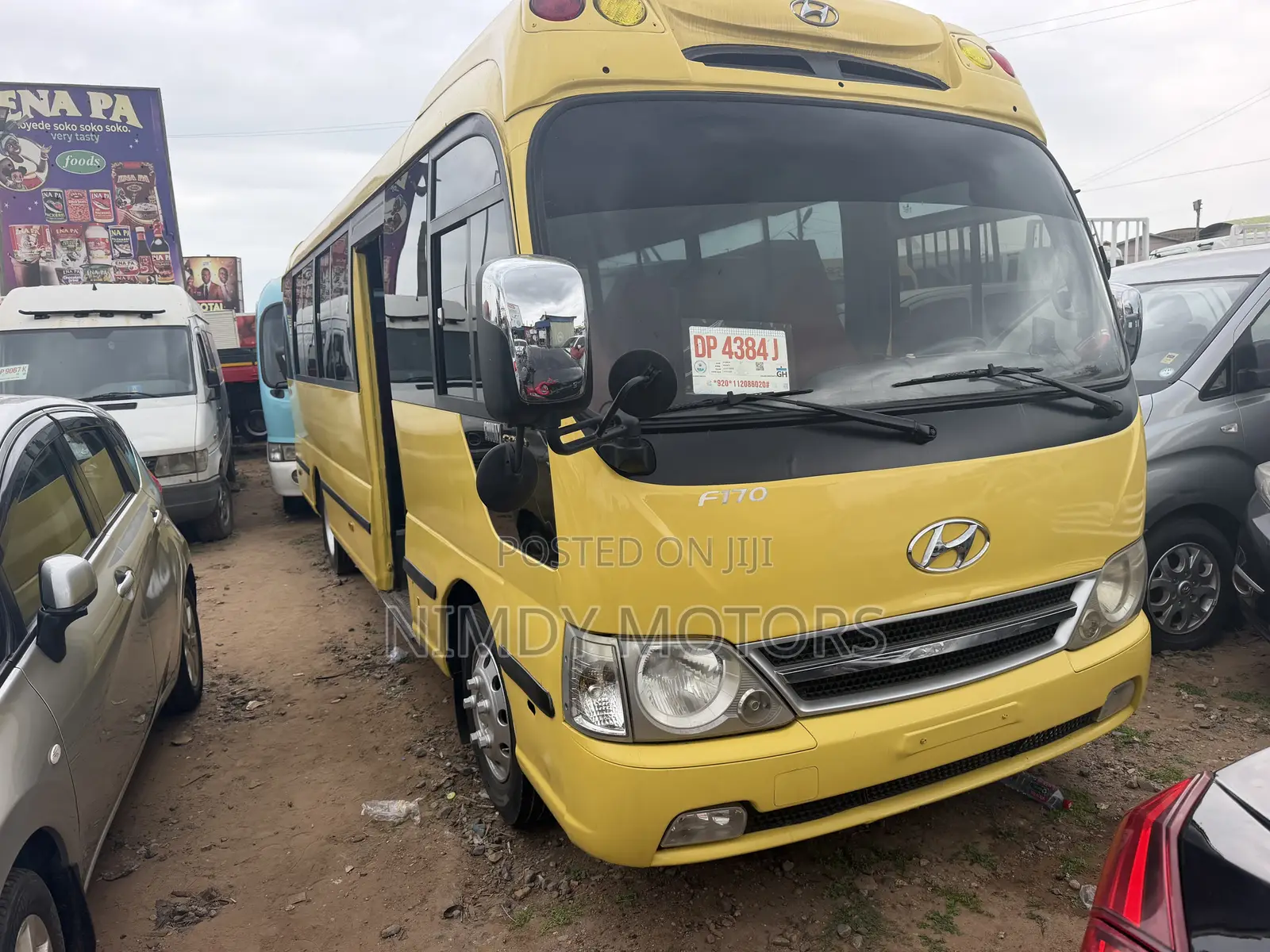 Hyundai County 2016 Yellow
