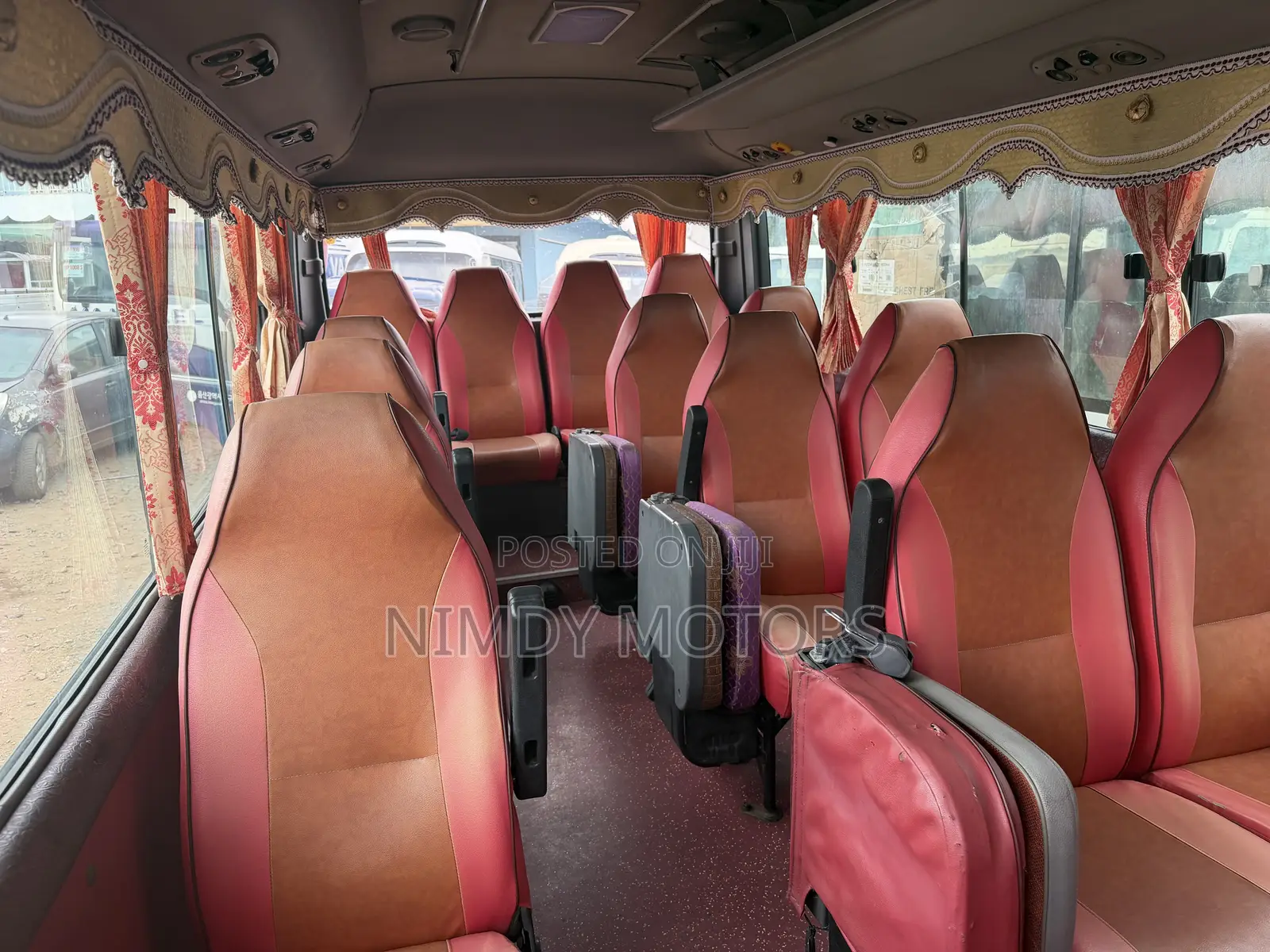 Hyundai County 2014 Yellow