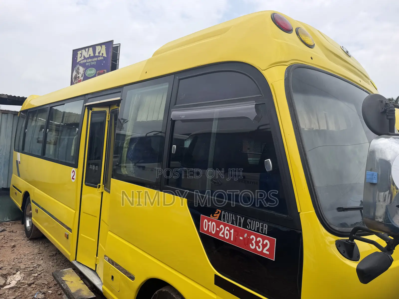Hyundai County 2016 Yellow